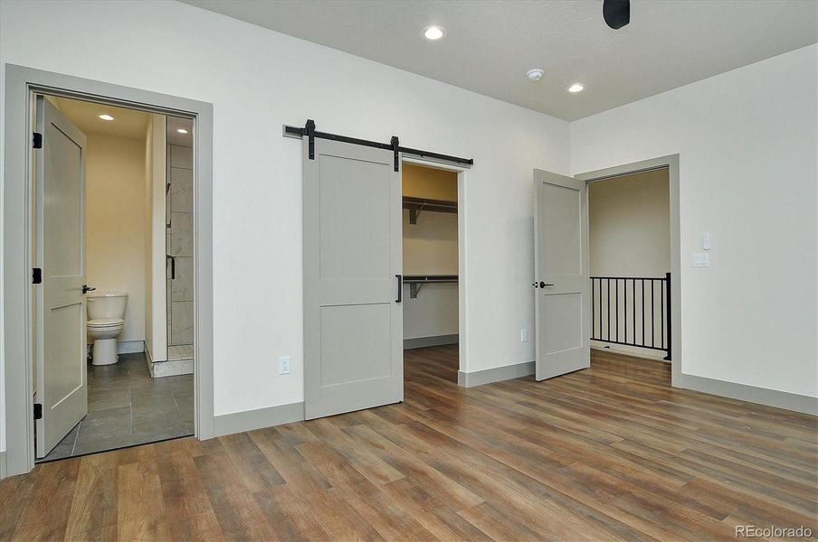 Spacious, unfurnished interior of a new home in , Salida (Image 14).