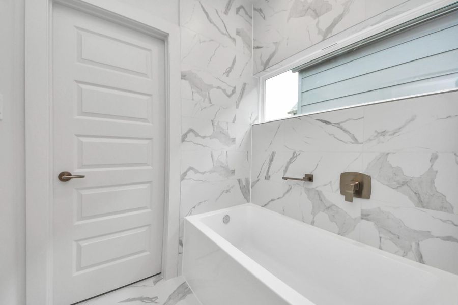 Furnished interior view inside a new home in Alicante, Houston (Image 8).