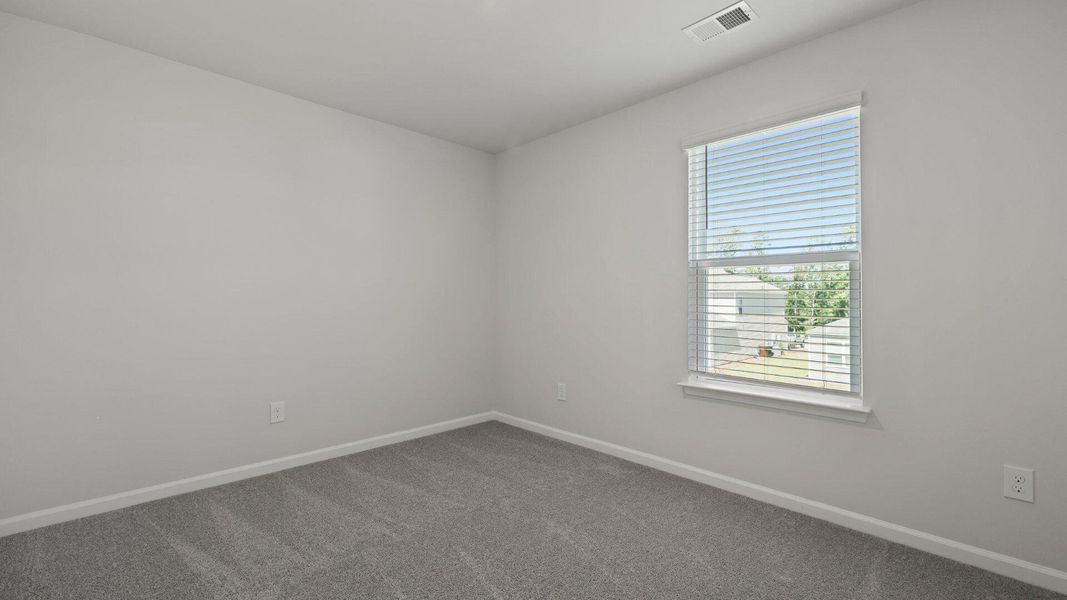 Spacious, unfurnished interior of a new home in Carolina Groves, Moncks Corner (Image 16).