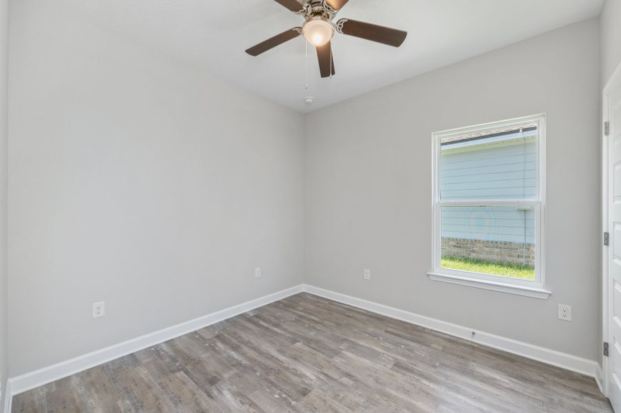 Representative unfurnished interior of a home built from the Georgia by CJL Homes in McCarthy Estates, Defuniak Springs (Image 35).