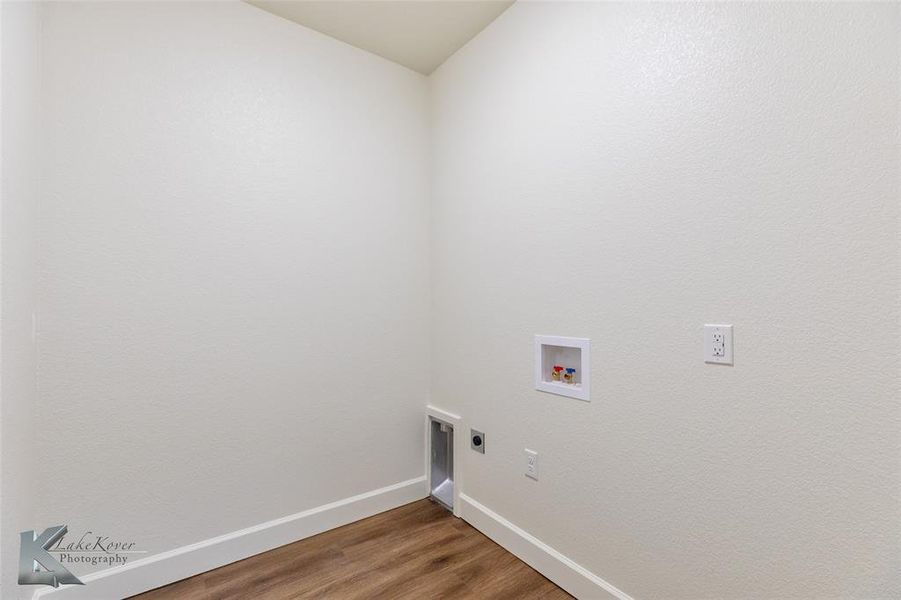 Spacious, unfurnished interior of a new home in , Abilene (Image 21).