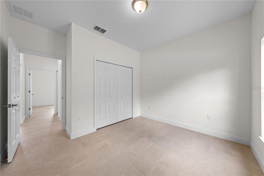 Spacious, unfurnished interior of a new home in , Yeehaw Junction (Image 44).