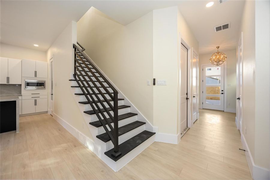 Spacious, unfurnished interior of a new home in , Houston (Image 21).