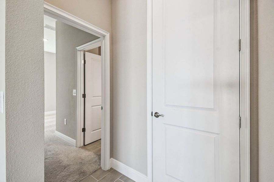 Spacious, unfurnished interior of a new home in Pinecone Reserve, Brooksville (Image 54).