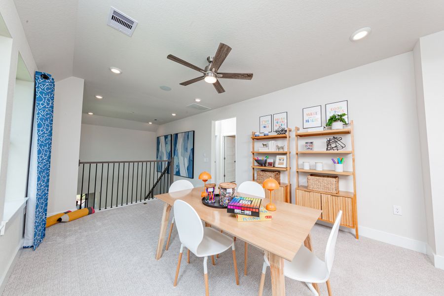 Representative furnished interior of a home built from the Somerset by Beazer Homes in Ellwood, Iowa Colony (Image 13).