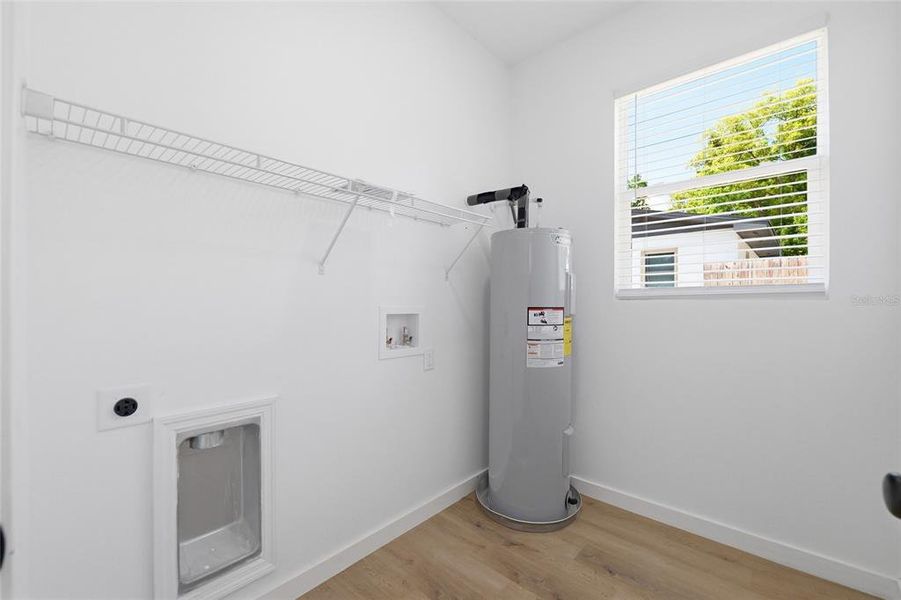 Spacious, unfurnished interior of a new home in , Dade City (Image 17).