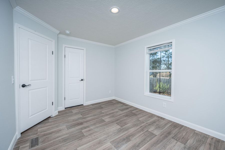 Spacious, unfurnished interior of a new home in , Summerville (Image 19).