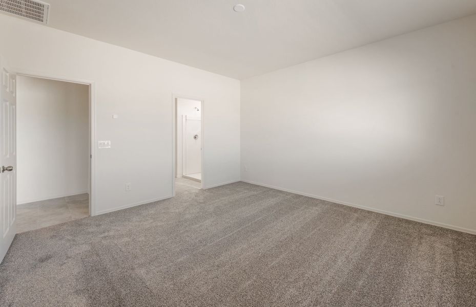 Spacious, unfurnished interior of a new home in Copper Falls, Buckeye (Image 18).