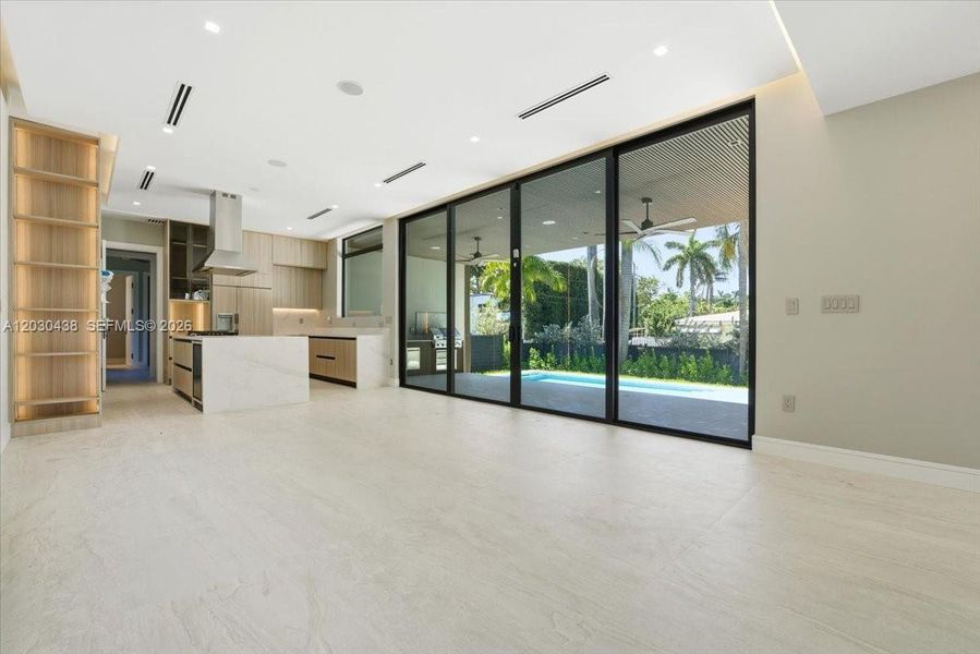 Spacious, unfurnished interior of a new home in , Hollywood (Image 28).