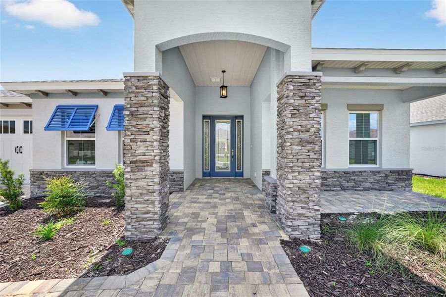 Exterior details and patio area of a home in , Ocala (Image 3).