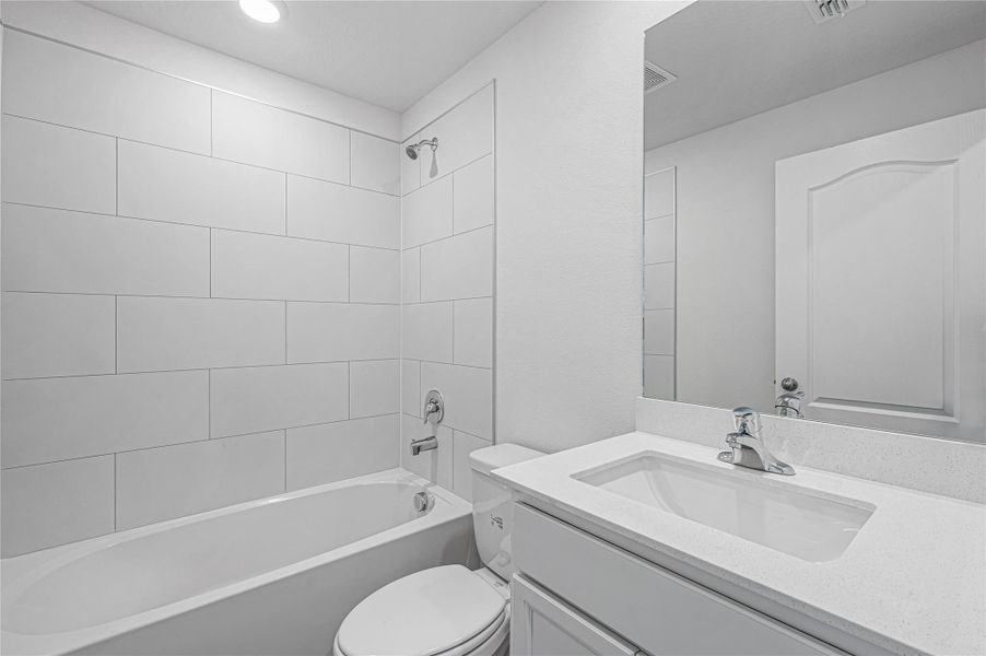 Furnished interior view inside a new home in Vero Lake Estates, Vero Beach (Image 4).