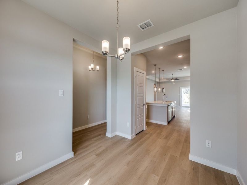 Representative unfurnished interior of a home built from the Roswell by Hakes Brothers in Hunters Ranch, San Antonio (Image 10).