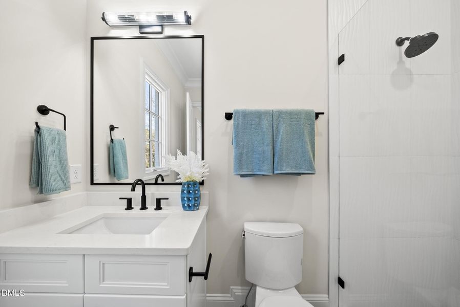 1st Floor Guest Ensuite 1st Floor Guest Ensuite