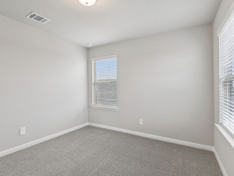 Spacious, unfurnished interior of a new home in Catalina, Converse (Image 30).