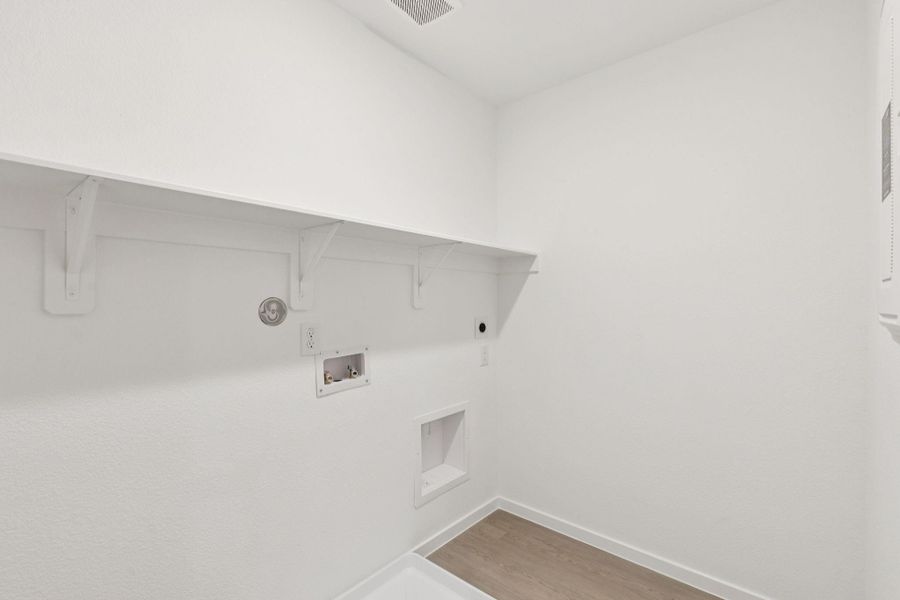 Spacious, unfurnished interior of a new home in Montgomery Bend, Montgomery (Image 29).