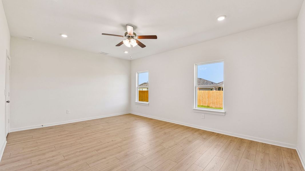 Spacious, unfurnished interior of a new home in Monarch Ranch, Manor (Image 28).
