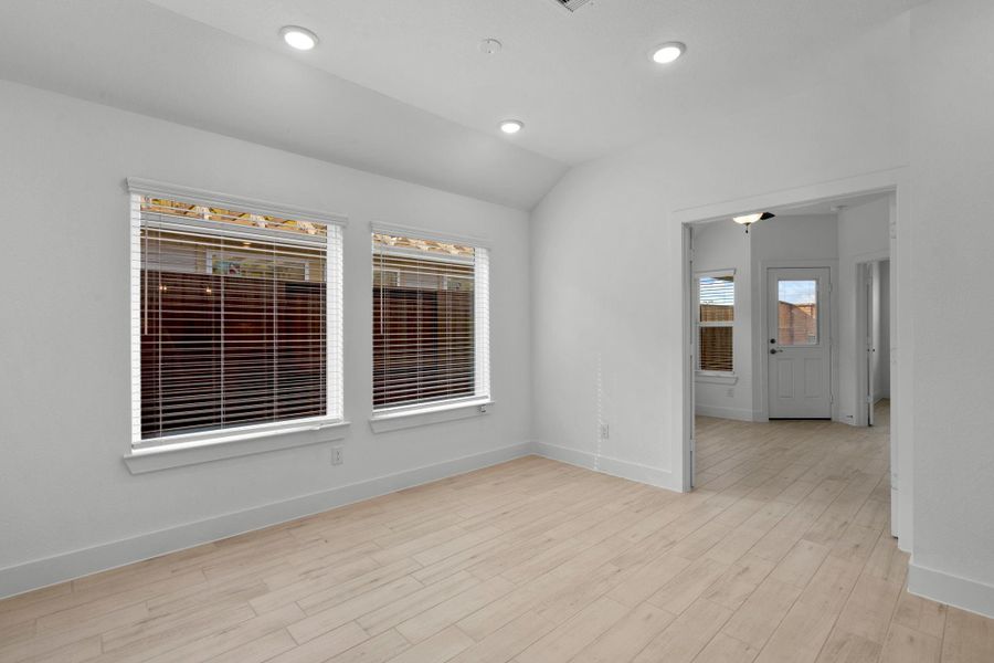 Spacious, unfurnished interior of a new home in Meridiana, Iowa Colony (Image 15).