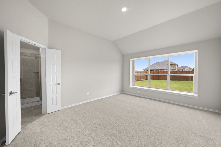 Spacious, unfurnished interior of a new home in El Dorado, Granbury (Image 19).