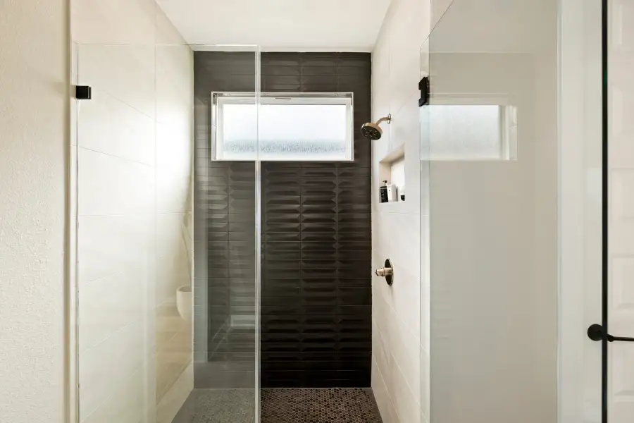 Furnished interior view inside a new home in Edgewood, Leander (Image 34).