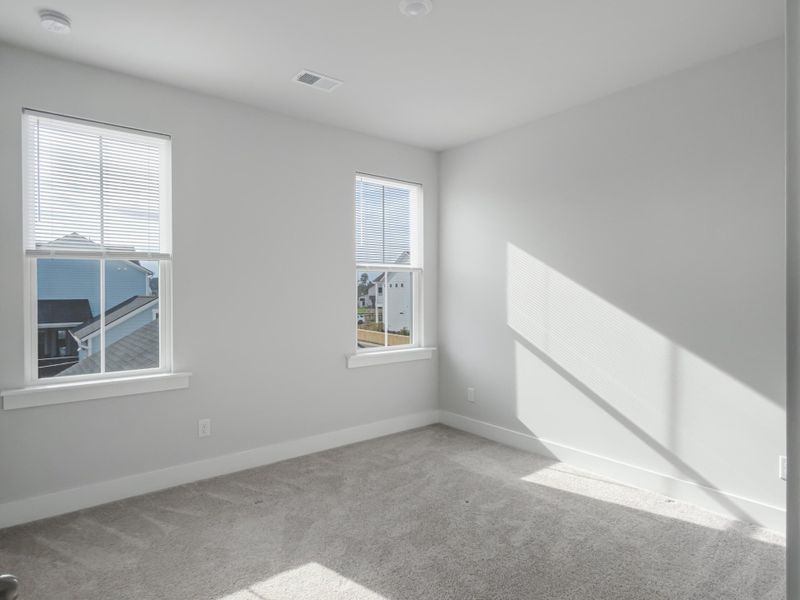 Spacious, unfurnished interior of a new home in Carnes Crossroads, Summerville (Image 36).