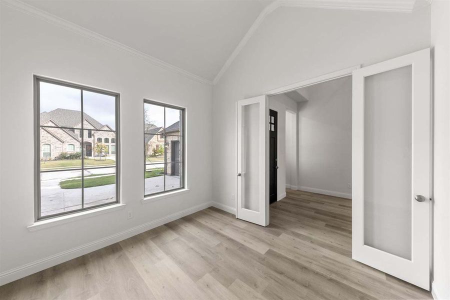 Representative unfurnished interior of a home built from the Brennan II by Pacesetter Homes in Nelson Lake, Rockwall (Image 26).