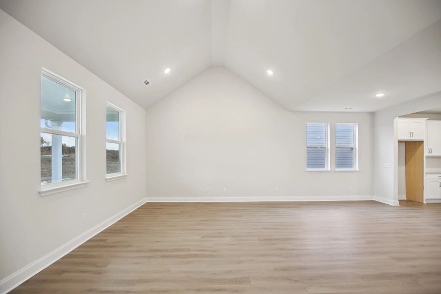 Spacious, unfurnished interior of a new home in Willow Landing, Mount Juliet (Image 25).