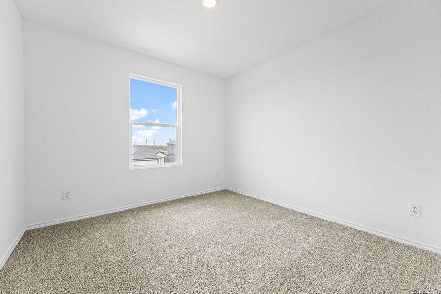Spacious, unfurnished interior of a new home in Avenida, Converse (Image 23).