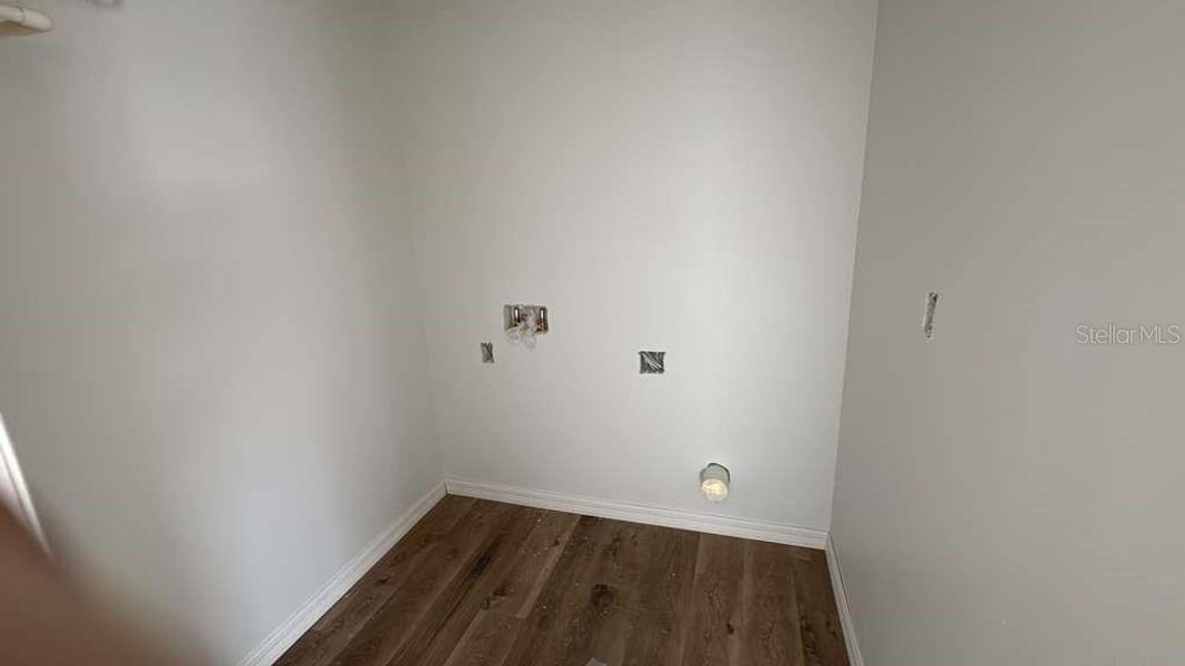 Spacious, unfurnished interior of a new home in , Lakeland (Image 8).