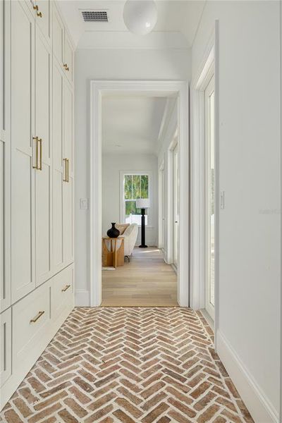 Spacious, unfurnished interior of a new home in , St. Petersburg (Image 45).