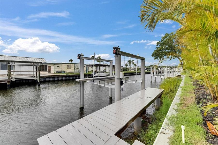 Exterior details and patio area of a home in , Apollo Beach (Image 49).