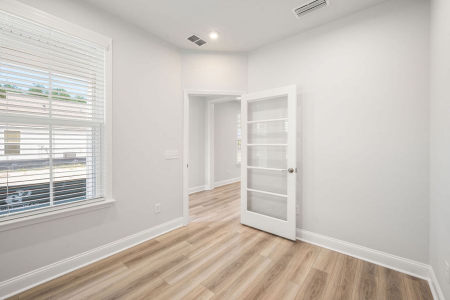 Spacious, unfurnished interior of a new home in Del Webb Savannah at Heartwood, Richmond Hill (Image 35). Spacious, unfurnished interior of a new home in Del Webb Savannah at Heartwood, Richmond Hill (Image 35).