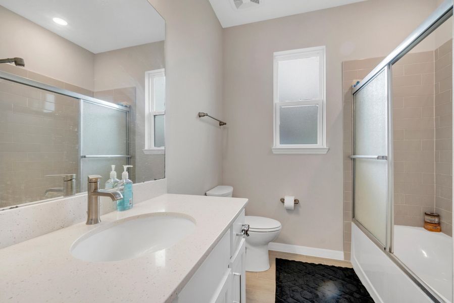 544 Higgs Ave NW-25