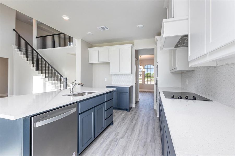 Furnished interior view inside a new home in , Waxahachie (Image 9).