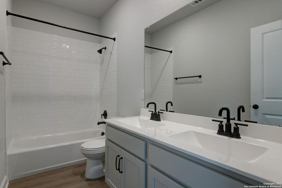 Furnished interior view inside a new home in Arcadia Ridge, San Antonio (Image 10). Furnished interior view inside a new home in Arcadia Ridge, San Antonio (Image 10).