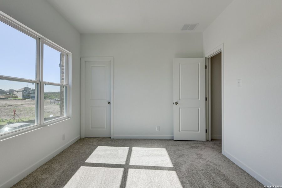 Spacious, unfurnished interior of a new home in Arcadia Ridge, San Antonio (Image 21).