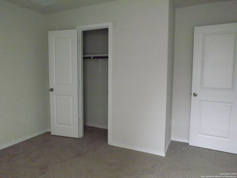 Spacious, unfurnished interior of a new home in Salado Creek, San Antonio (Image 13). Spacious, unfurnished interior of a new home in Salado Creek, San Antonio (Image 13).