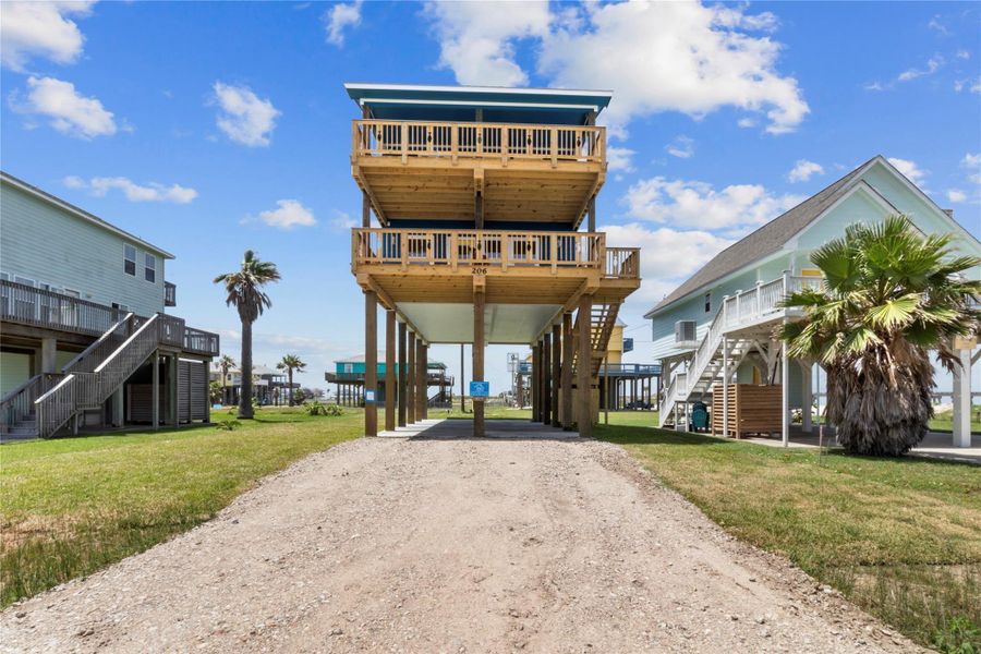 Large Driveway with Ample Parking
