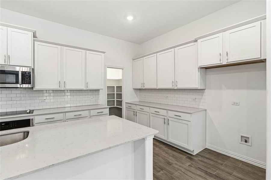 Furnished interior view inside a new home in Bridgewater, Princeton (Image 7).