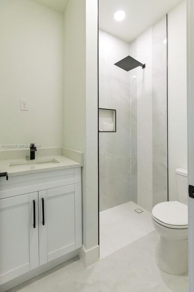 Furnished interior view inside a new home in , Lehigh Acres (Image 8).