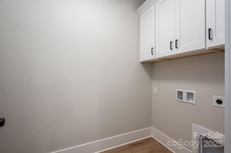 Spacious, unfurnished interior of a new home in , Newton (Image 17).