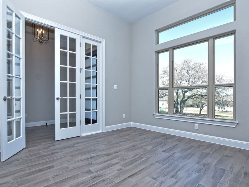 Representative unfurnished interior of a home built from the San Simeon I by Giddens Homes in Clearwater Ranch, Liberty Hill (Image 433).