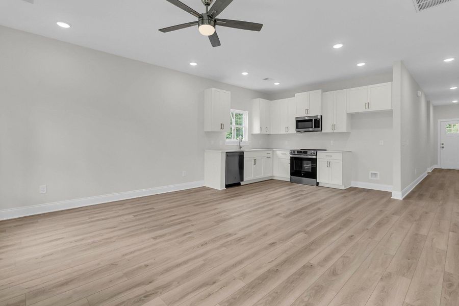 Spacious, unfurnished interior of a new home in , Ladson (Image 14).