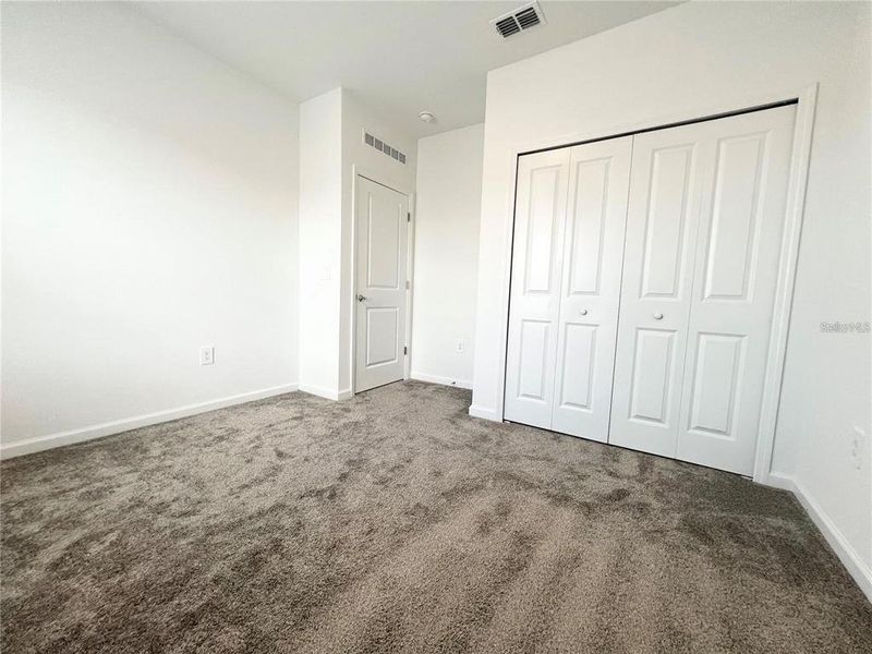 Spacious, unfurnished interior of a new home in , Clermont (Image 39).
