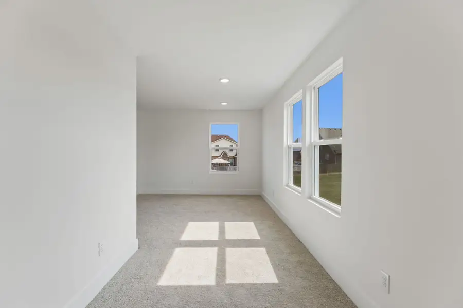 Spacious, unfurnished interior of a new home in Glenview Farms, Murfreesboro (Image 50).