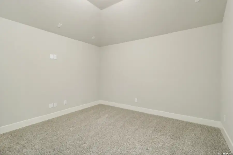 Spacious, unfurnished interior of a new home in , San Antonio (Image 21).