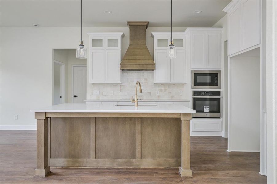 Furnished interior view inside a new home in , Terrell (Image 15).