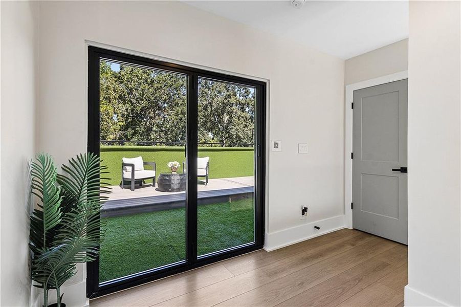 Spacious, unfurnished interior of a new home in , Atlanta (Image 22).