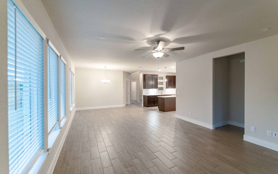 Spacious, unfurnished interior of a new home in Sanctuary, Salado (Image 14).