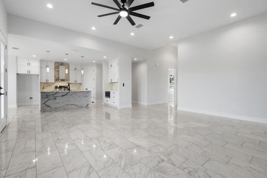 Spacious, unfurnished interior of a new home in , Lago Vista (Image 23).