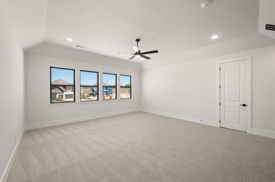 Spacious, unfurnished interior of a new home in Rio Vista at Kelly Ranch, Aledo (Image 48).